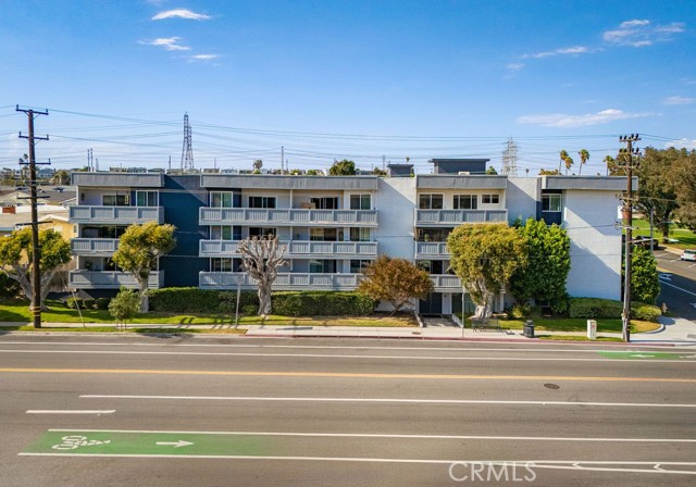 1321 Beryl Street, Redondo Beach CA: https://media.crmls.org/medias/3ac4cc16-9f11-48dc-adce-994aca2af21c.jpg