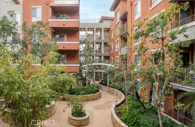 100 S Alameda Street, Los Angeles CA: https://media.crmls.org/medias/3ac581c4-bd80-42b9-bf87-dd84a49d14ba.jpg
