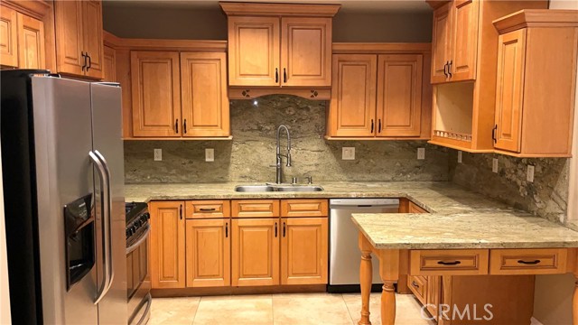 18245 Burbank Boulevard, Tarzana CA: https://media.crmls.org/medias/3ac7c5f1-f264-4644-b7c9-8eb0e44204e0.jpg