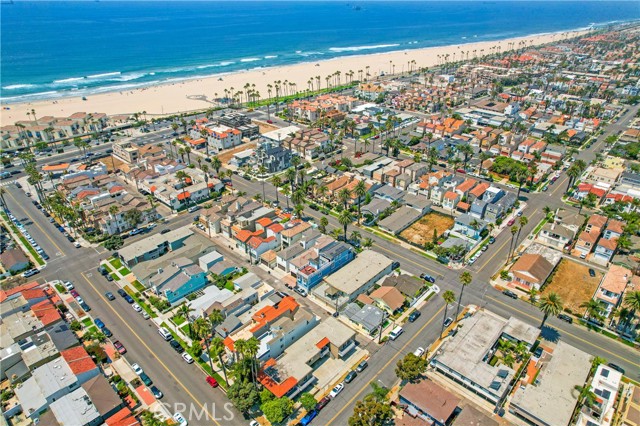 715 Olive Avenue, Huntington Beach CA: https://media.crmls.org/medias/3ac7ea4a-4a1b-4fc0-a9a0-77dbce904fdd.jpg