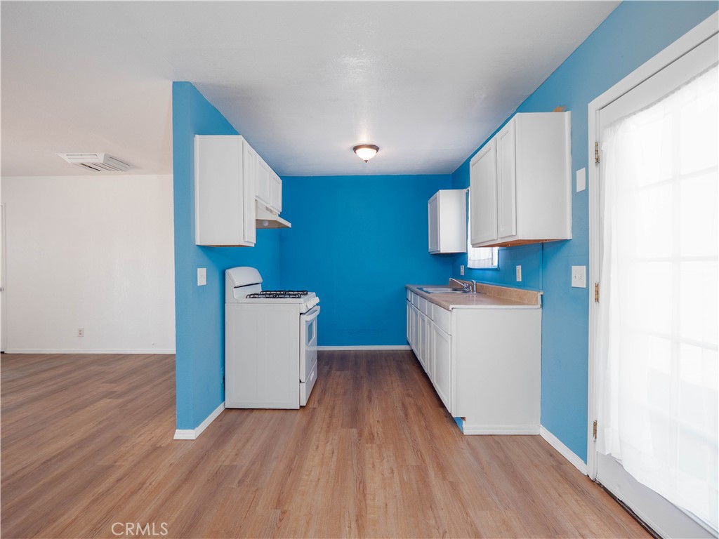 https://media.crmls.org/medias/3ac839e1-048d-4a09-ae37-105d3cc01b48.jpg?preset=X-Large
