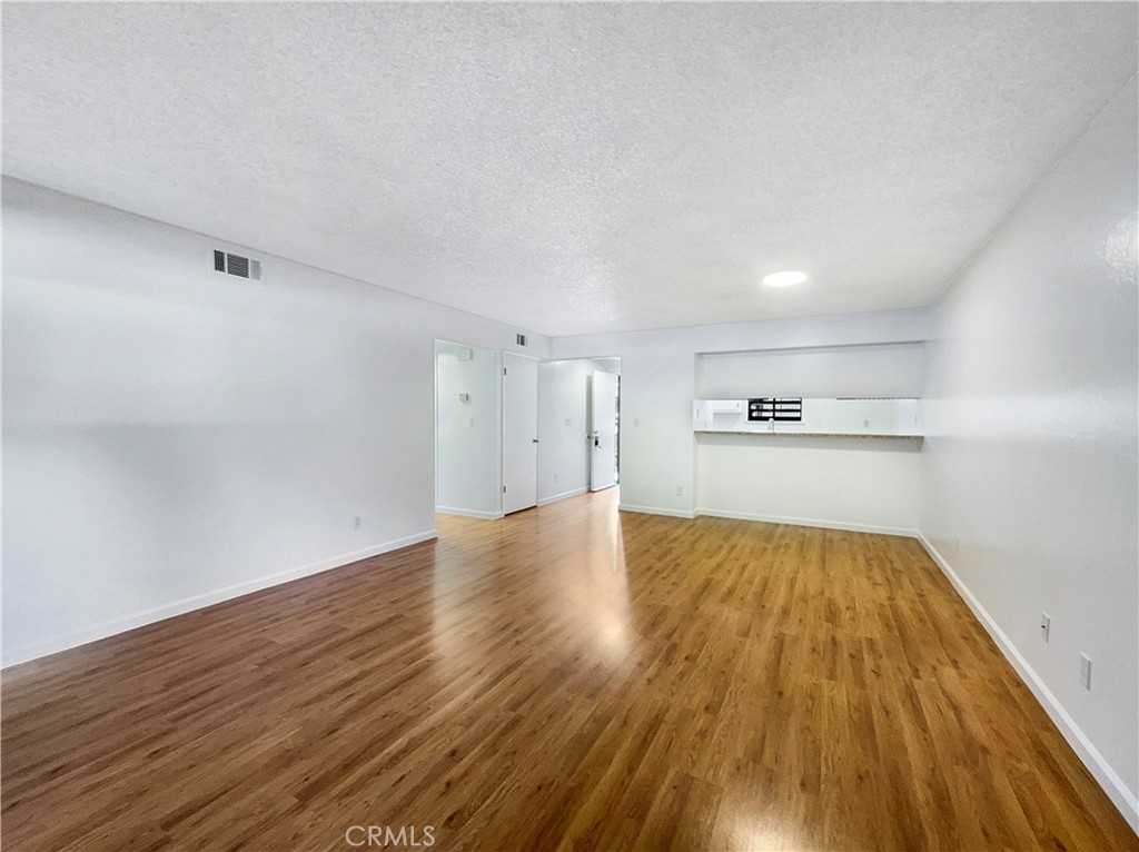 https://media.crmls.org/medias/3ac95fcb-11ca-4647-8733-d54ddcd078d7.jpg?preset=X-Large