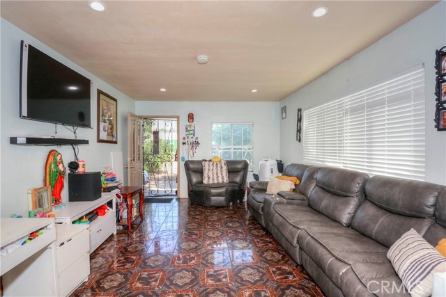 Detail Gallery Image 8 of 17 For 4093 E Grand Ave, Pomona,  CA 91766 - 2 Beds | 1 Baths