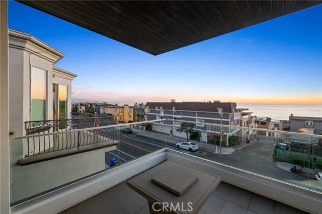 612 Manhattan Avenue, Manhattan Beach, California 90266, 3 Bedrooms Bedrooms, ,3 BathroomsBathrooms,Residential,Sold,Manhattan,SB23211420