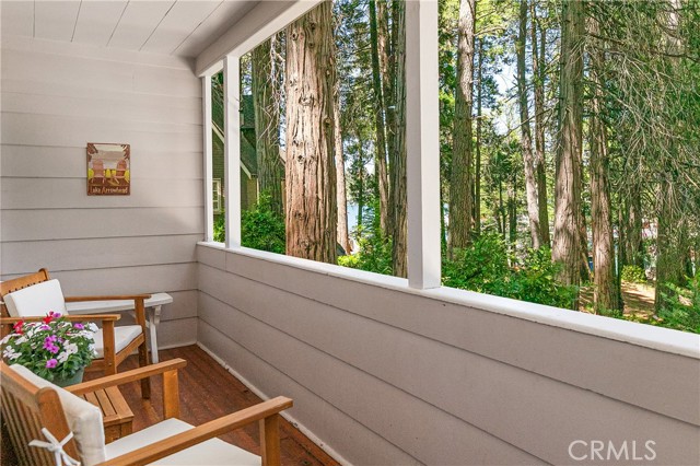 187 Cedar Circle Circle, Lake Arrowhead CA: https://media.crmls.org/medias/3ac9a379-1727-4aa0-96eb-41d94ad99bd5.jpg