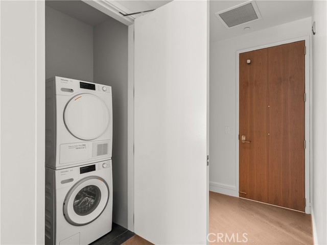 211 W Elm Court, Los Angeles CA: https://media.crmls.org/medias/3ac9d342-bd2c-4442-abaf-de1d141c6d1d.jpg