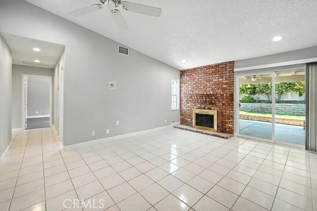 Detail Gallery Image 7 of 29 For 28620 Kathleen Ave, Saugus,  CA 91390 - 3 Beds | 2 Baths