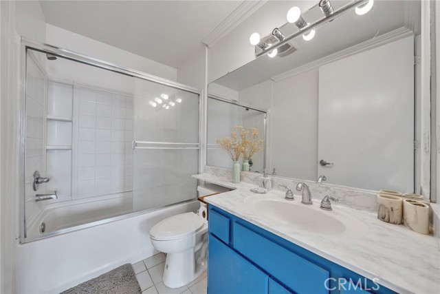 625 S Berendo Street, Los Angeles CA: https://media.crmls.org/medias/3aca67f8-61f6-41c5-82fe-a8a2a6c08c2d.jpg