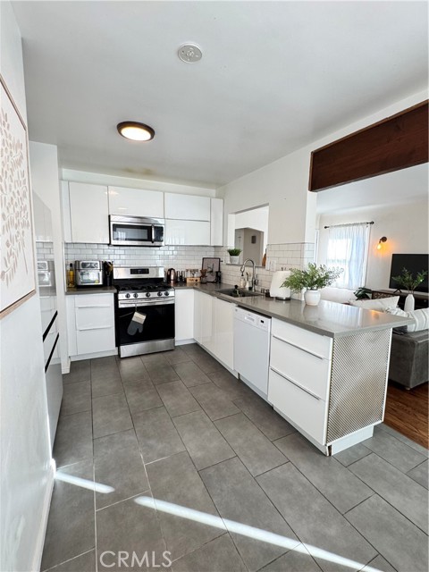 337 Lime, Long Beach CA: https://media.crmls.org/medias/3acaf34a-08a1-412b-b8ef-1d6dd45da739.jpg