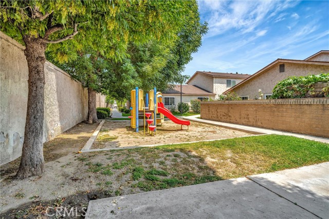 Detail Gallery Image 52 of 62 For 8623 Burnet Ave #I,  North Hills,  CA 91343 - 2 Beds | 2 Baths