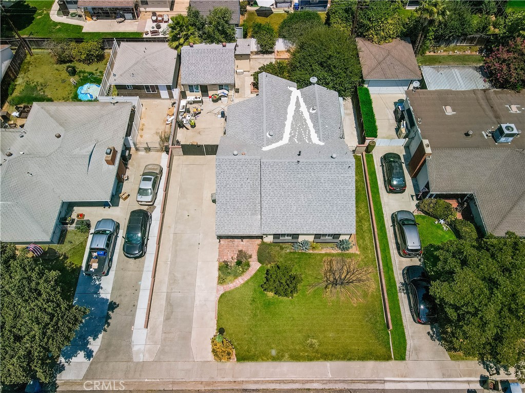 https://media.crmls.org/medias/3acc34f9-143c-429d-a6b0-604ea2a1dc55.jpg?preset=X-Large