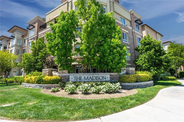 24595 Town Center Drive, Valencia CA: https://media.crmls.org/medias/3acc6842-a696-40fb-a8f0-c0c5052b1cb5.jpg