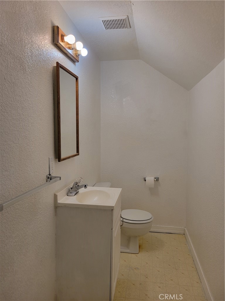 https://media.crmls.org/medias/3acc85bc-527d-433a-9421-8937d5253f25.jpg?preset=X-Large