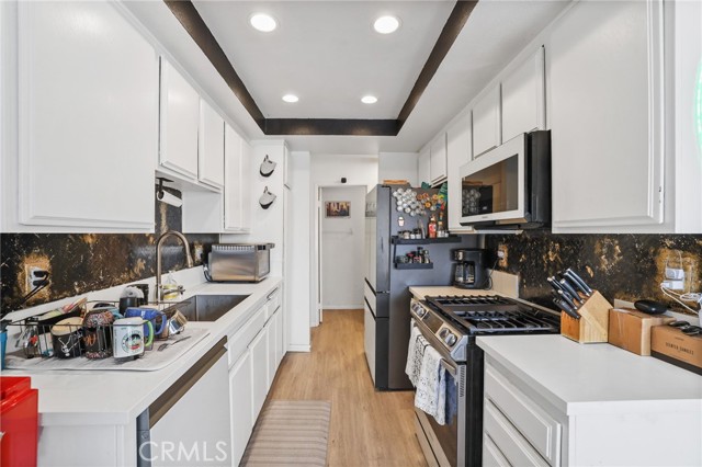 Detail Gallery Image 4 of 17 For 21814 Belshire Ave #2,  Hawaiian Gardens,  CA 90716 - 2 Beds | 2 Baths