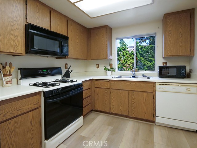 12562 Dale Street, Garden Grove CA: https://media.crmls.org/medias/3accfe93-72a8-42e4-8f91-edb6b50ea090.jpg