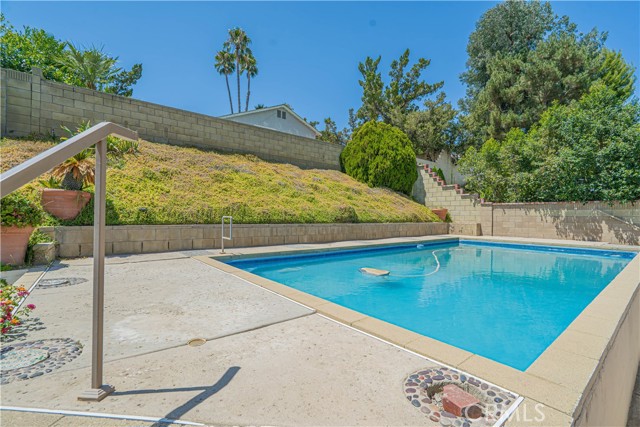 22914 Cerca Drive, Valencia CA: https://media.crmls.org/medias/3acda9b3-f5d5-43b8-bc55-b68fe7eaf48a.jpg