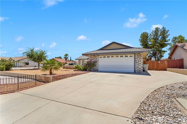 Detail Gallery Image 2 of 47 For 13471 Palm St, Hesperia,  CA 92344 - 4 Beds | 2 Baths