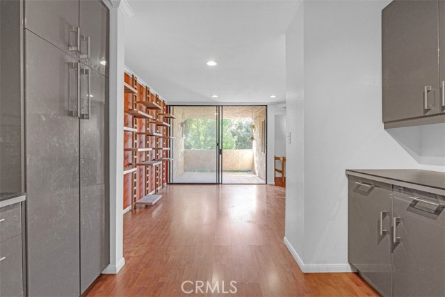 65 N Allen Avenue, Pasadena CA: https://media.crmls.org/medias/3acf2dcb-098c-4a39-bc10-a7fb0ff43541.jpg