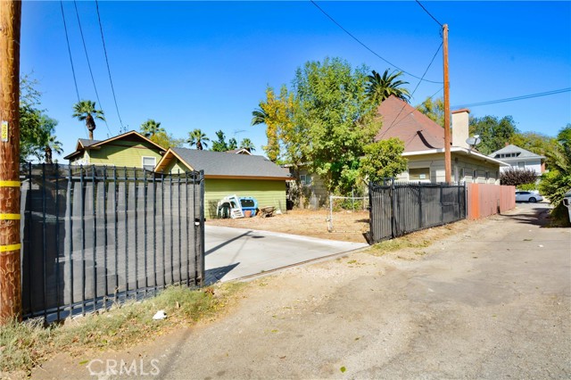 Detail Gallery Image 20 of 20 For 3624 Brockton Ave, Riverside,  CA 92501 - 3 Beds | 2/1 Baths