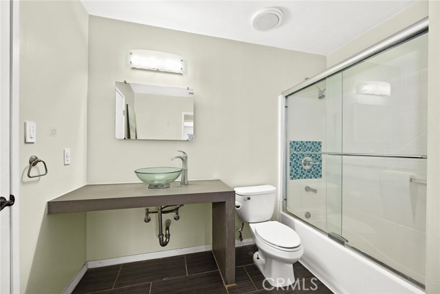 Detail Gallery Image 17 of 31 For 410 N Alhambra Ave #E,  Monterey Park,  CA 91755 - 2 Beds | 1/1 Baths