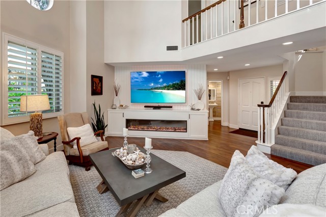 Detail Gallery Image 8 of 29 For 515 Bay Hill Dr, Newport Beach,  CA 92660 - 3 Beds | 2/1 Baths