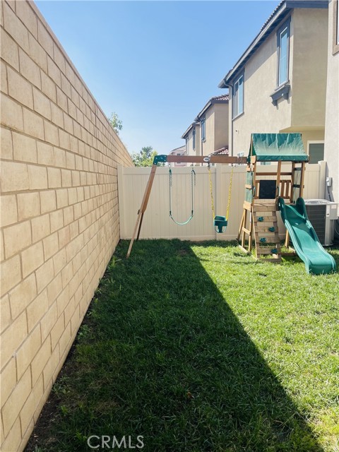 Detail Gallery Image 27 of 30 For 2004 2004 Dewdrop, Upland,  CA 91786 - 4 Beds | 2/1 Baths