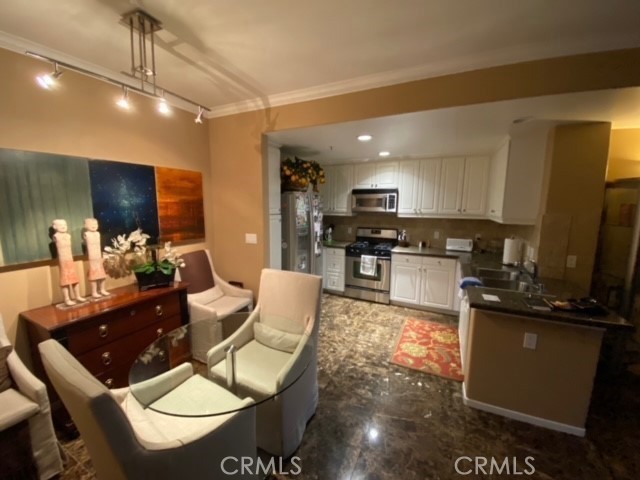 Detail Gallery Image 6 of 12 For 3435 Watermarke, Irvine,  CA 92612 - 2 Beds | 2 Baths