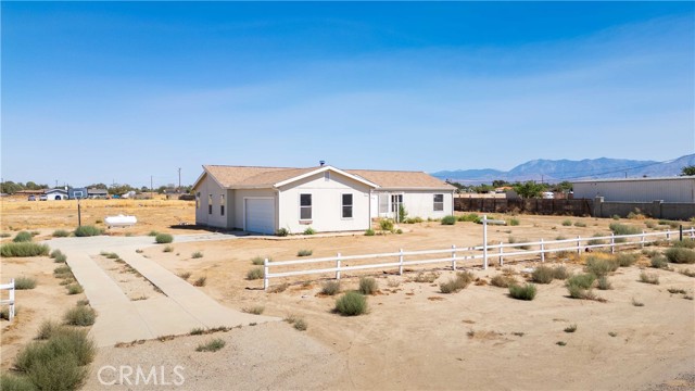 Detail Gallery Image 2 of 23 For 38510 92nd, Littlerock,  CA 93591 - 4 Beds | 2 Baths