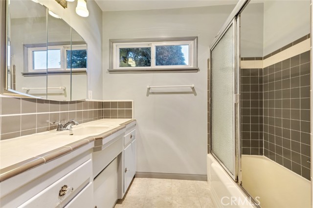 Detail Gallery Image 25 of 37 For 15930 Tuba St, North Hills,  CA 91343 - 3 Beds | 2 Baths