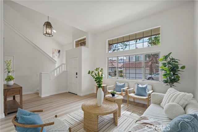 Detail Gallery Image 5 of 54 For 256 N Hickory Branch Ln, Orange,  CA 92869 - 4 Beds | 2/1 Baths