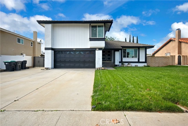 Detail Gallery Image 2 of 21 For 913 Bristol, San Dimas,  CA 91773 - 4 Beds | 2/1 Baths