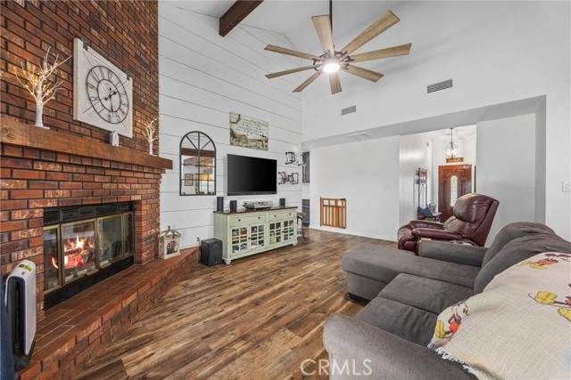 4913 Zapato Place, Bakersfield CA: https://media.crmls.org/medias/3ad560cf-7370-4d18-924e-26691de36b98.jpg