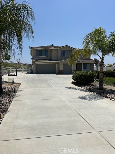 17426 Fairbreeze Court, Riverside CA: https://media.crmls.org/medias/3ad57b2f-9d4f-4675-8262-07b067af9aa9.jpg