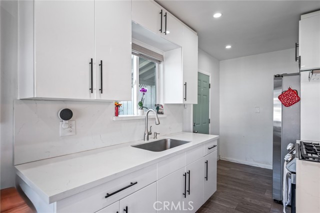 Detail Gallery Image 11 of 21 For 22702 Menlo Ave, Torrance,  CA 90502 - 3 Beds | 1 Baths