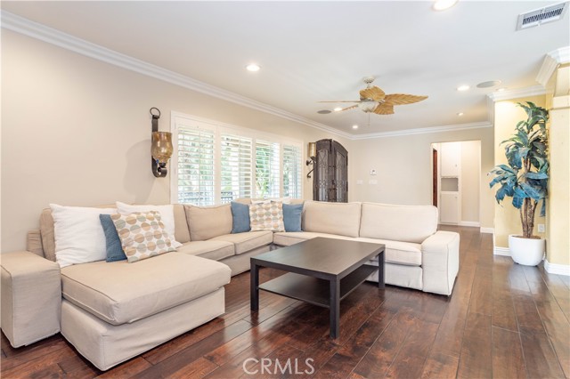 Detail Gallery Image 8 of 29 For 17159 Kingsbury, Granada Hills,  CA 91344 - 5 Beds | 3 Baths