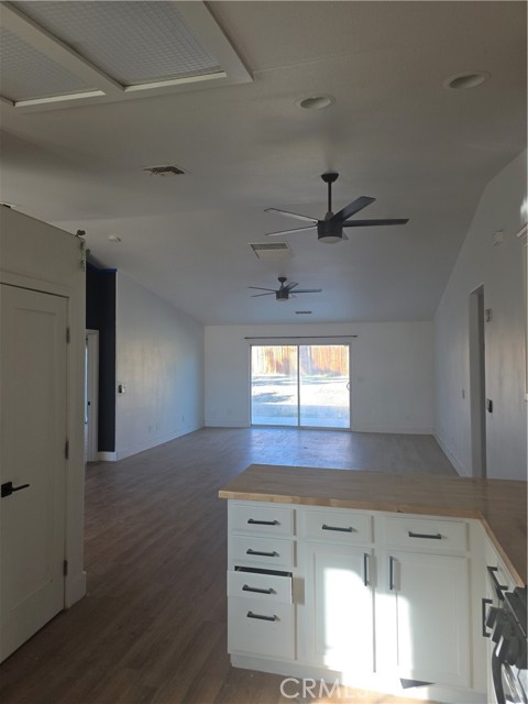 Detail Gallery Image 5 of 19 For 57336 Crestview Dr, Yucca Valley,  CA 92284 - 4 Beds | 2 Baths