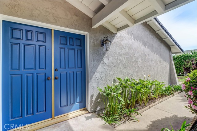 9001 Oceanwood Drive, Huntington Beach CA: https://media.crmls.org/medias/3ad831f6-74a6-48ed-9afe-f5c9b698b264.jpg