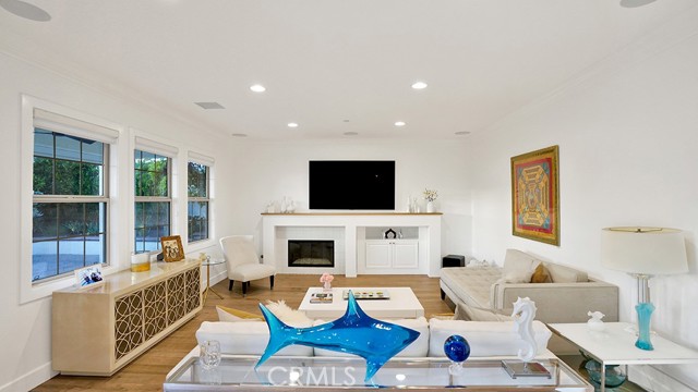 33 Via Armilla, San Clemente CA: https://media.crmls.org/medias/3ad84429-1d34-4e2e-b2d6-ab12501ad373.jpg