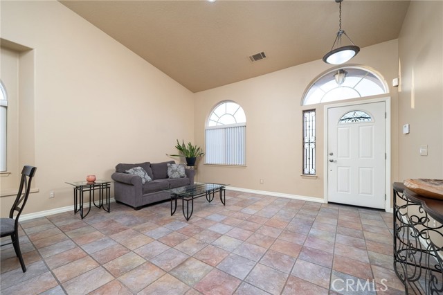 18463 Orange Street, Hesperia CA: https://media.crmls.org/medias/3ad944d7-3e42-4b12-8bb5-472f898f1ad4.jpg