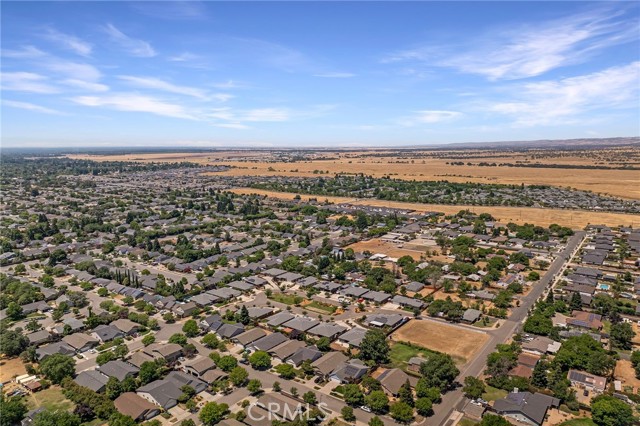 10 Harmony Park Circle, Chico CA: https://media.crmls.org/medias/3ad98d02-2495-48dd-b1a9-1779894e7821.jpg