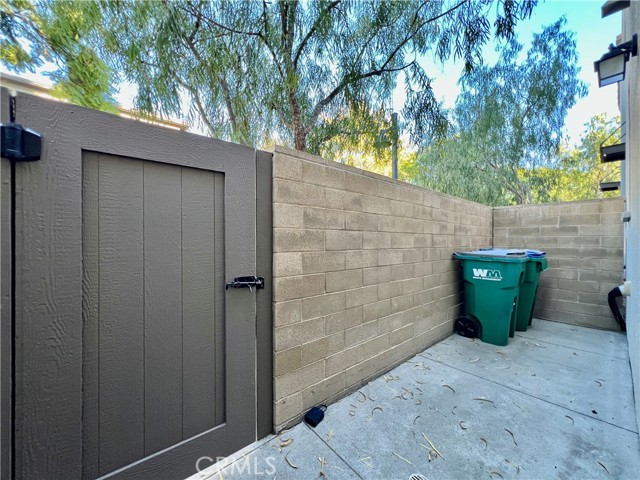 Detail Gallery Image 32 of 46 For 101 Fixie, Irvine,  CA 92618 - 3 Beds | 3/1 Baths