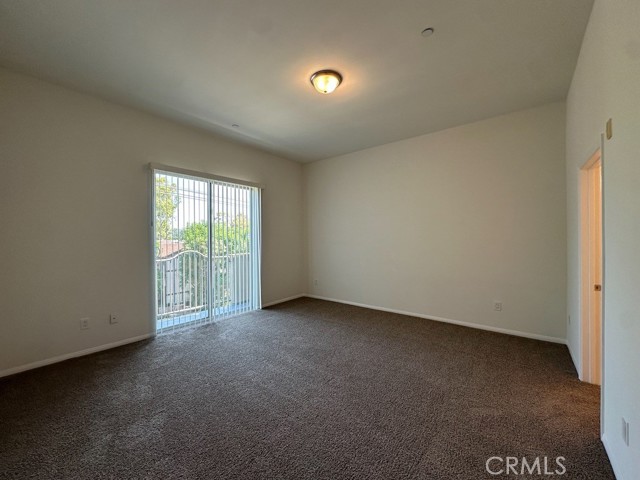 Detail Gallery Image 10 of 19 For 7551 Jordan #405,  Canoga Park,  CA 91303 - 3 Beds | 3 Baths