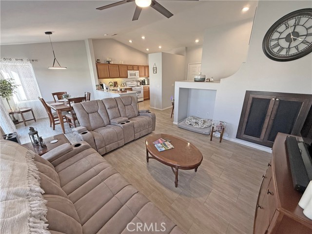 Detail Gallery Image 13 of 34 For 1334 Clover, Beaumont,  CA 92223 - 3 Beds | 2 Baths