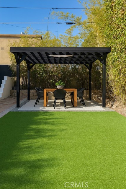 10949 Ayres Avenue, Rancho Park CA: https://media.crmls.org/medias/3adafe16-42be-43aa-b8cf-245e668e936b.jpg