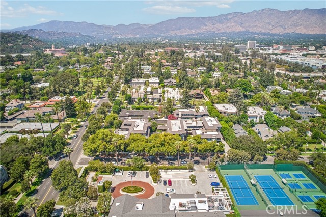 480 S Orange Grove Boulevard, Pasadena CA: https://media.crmls.org/medias/3adb4f7c-ea6d-48ad-8e69-d6492ead8c0a.jpg
