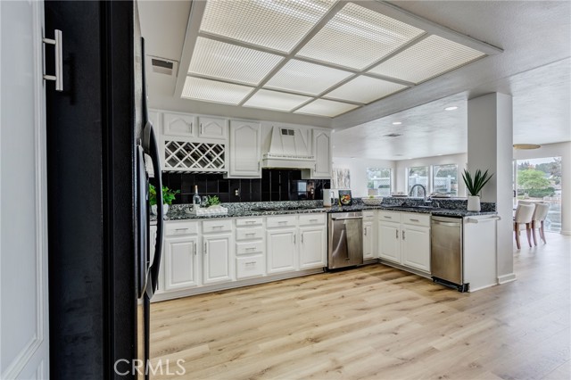 42768 Santa Suzanne Place, Temecula CA: https://media.crmls.org/medias/3adbad14-e86d-4c2a-bfeb-c7770447cab4.jpg