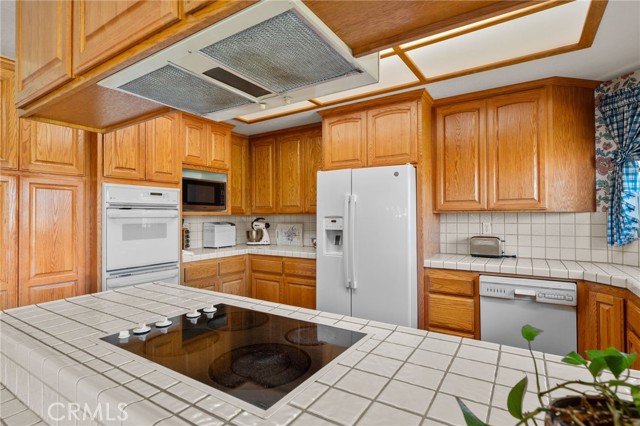 Detail Gallery Image 15 of 45 For 1725 S Elderberry, Ontario,  CA 91762 - 3 Beds | 3 Baths