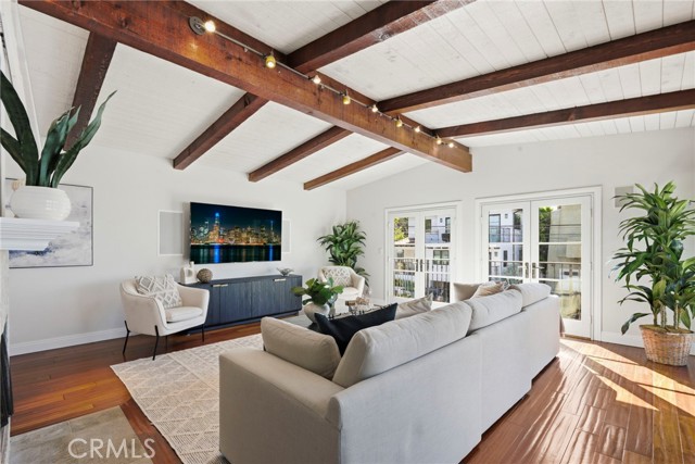 Detail Gallery Image 7 of 63 For 1001 2nd, Hermosa Beach,  CA 90254 - 5 Beds | 3/1 Baths