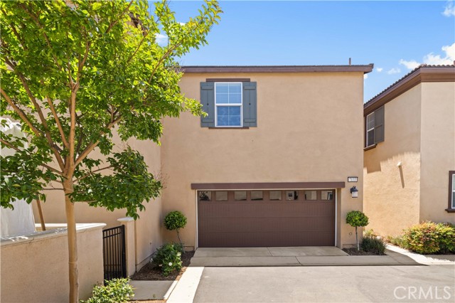 7133 Montecito Lane, Eastvale CA: https://media.crmls.org/medias/3add5e66-bb7f-4541-8f83-15d1349cd046.jpg