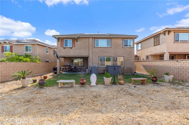 8011 Sea Salt Avenue, Fontana CA: https://media.crmls.org/medias/3add8437-8ebe-4a22-b475-85d6f0dec678.jpg